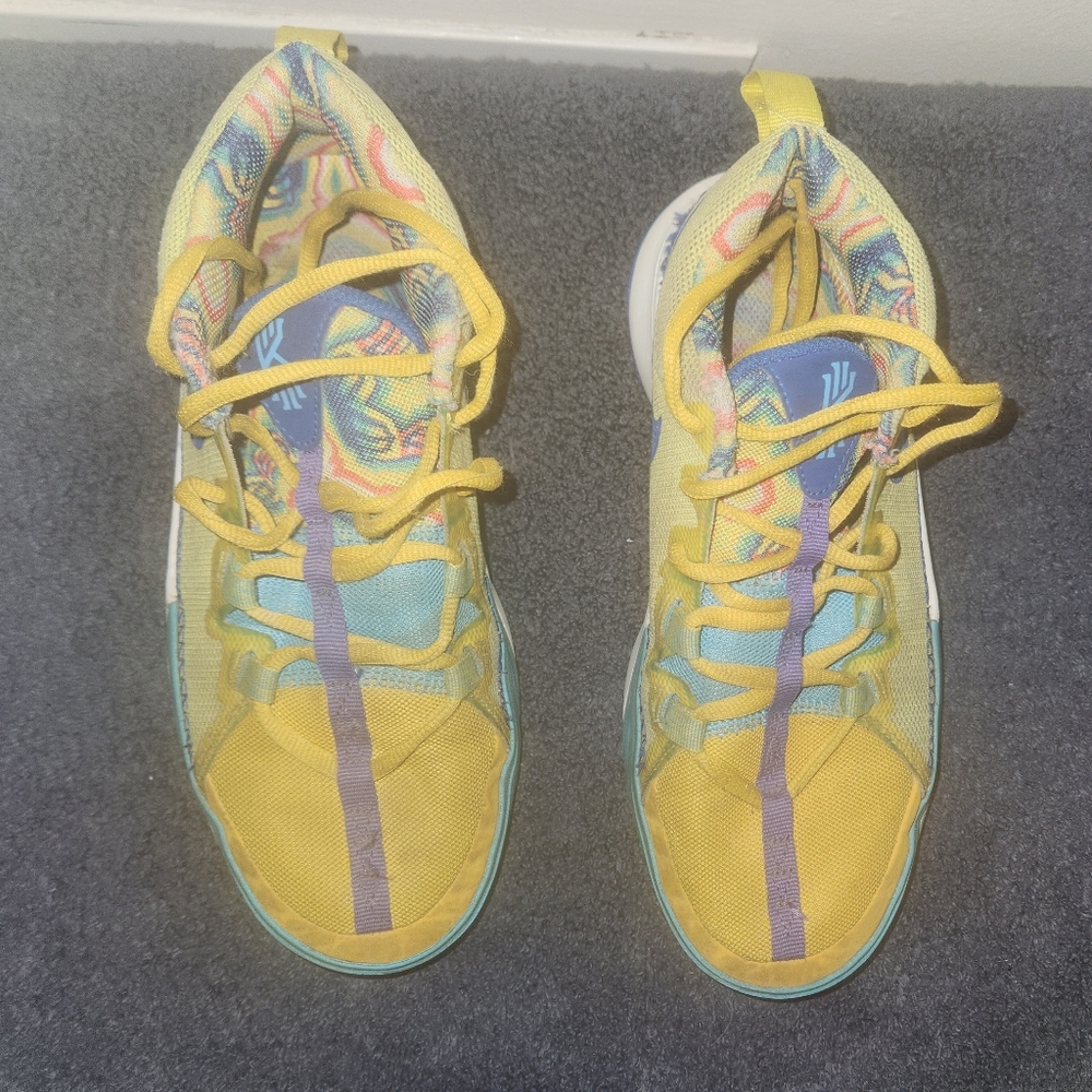 Kyrie Nike Flytrap 6 Kids Sneakers Yellow Size 5.5Y